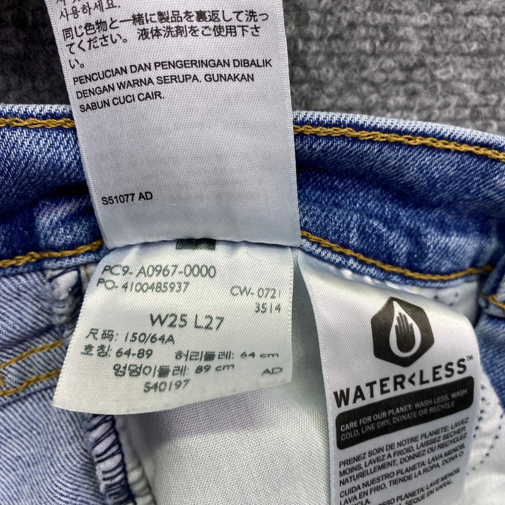 Levis High Waisted Crop Flare Jeans Light Wash Blue Denim Sz 25 Grunge Retro - Picture 6 of 11